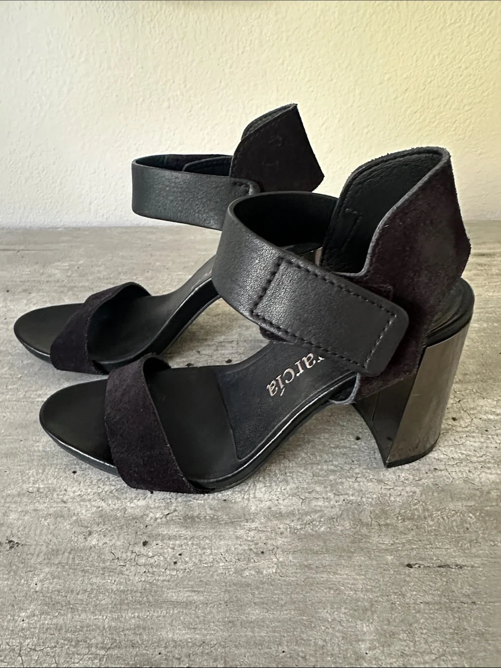 Pedro Garcia authentic black